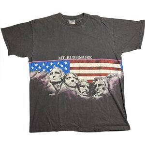 Mt Rushmore Vintage 90’s Wrap Around Graphic Tee